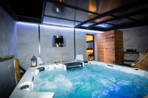 Отель Chambres d'hotes Deluxe Jacuzzi Mas de l'Etoile  Эге-Морте